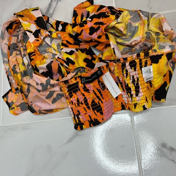 𝅺New York and company tie back top - Picture 4 of 8